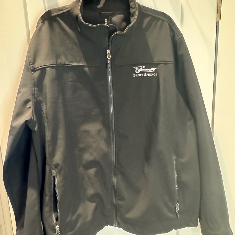 Taking any offer!Elevate Men’s Softshell Jacket -Fairmont Banff Springs Logo XXL
